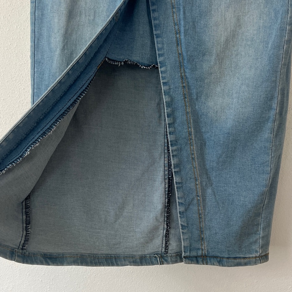 Rhythm + Rose Women Classic Light Blue Denim Skirt with Front Button Slit Size 8 - Picture 5 of 15